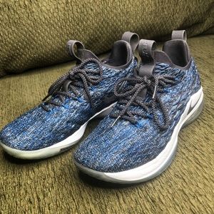Nike LeBron 15 Low Basketball Shoes